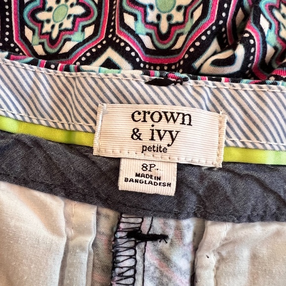 Darling Crown and Ivy  patterned shorts 8p - Picture 5 of 9